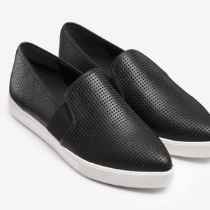 Vince Pierce 2 Perforates leather slip on sneaker